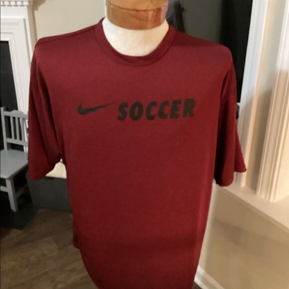 Mens Nike DriFit Short sleeved soccer shirt Maroon/black‎ medium - Picture 1 of 3